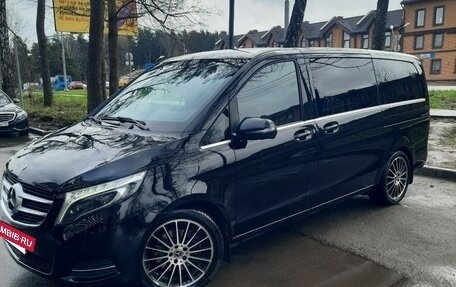 Mercedes-Benz V-Класс, 2018 год, 6 000 000 рублей, 4 фотография