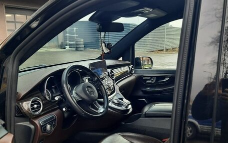 Mercedes-Benz V-Класс, 2018 год, 6 000 000 рублей, 11 фотография