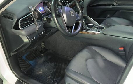 Toyota Camry, 2018 год, 3 150 000 рублей, 6 фотография