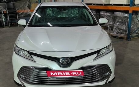 Toyota Camry, 2018 год, 3 150 000 рублей, 2 фотография