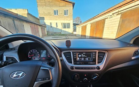 Hyundai Solaris II рестайлинг, 2019 год, 1 050 000 рублей, 10 фотография