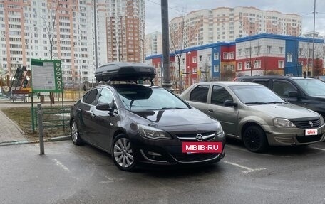Opel Astra J, 2013 год, 770 000 рублей, 2 фотография