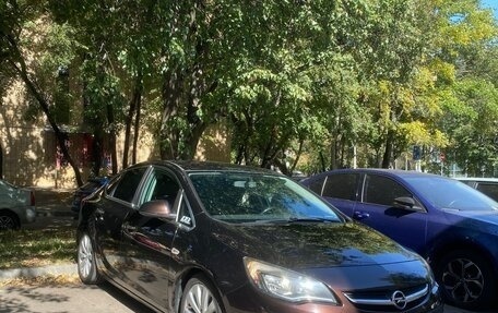 Opel Astra J, 2013 год, 770 000 рублей, 11 фотография