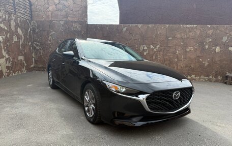 Mazda 3, 2020 год, 1 950 000 рублей, 2 фотография