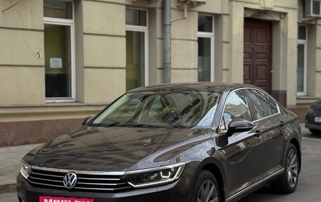 Volkswagen Passat B8 рестайлинг, 2016 год, 2 670 000 рублей, 14 фотография