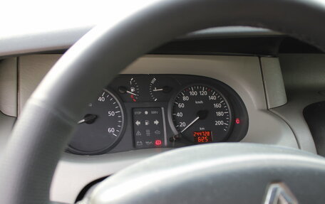 Renault Trafic, 2003 год, 1 099 000 рублей, 24 фотография