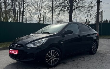 Hyundai Solaris II рестайлинг, 2013 год, 560 000 рублей, 1 фотография