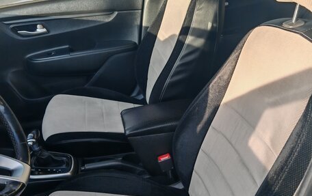 KIA Rio IV, 2018 год, 1 300 000 рублей, 2 фотография