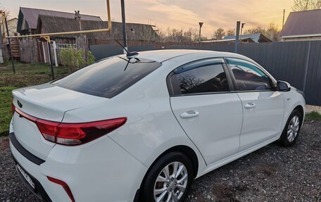 KIA Rio IV, 2018 год, 1 300 000 рублей, 9 фотография