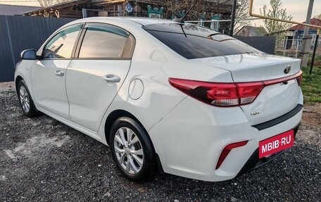 KIA Rio IV, 2018 год, 1 300 000 рублей, 8 фотография