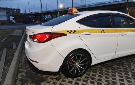 Hyundai Elantra V, 2015 год, 840 000 рублей, 2 фотография