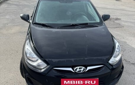 Hyundai Solaris II рестайлинг, 2013 год, 560 000 рублей, 3 фотография