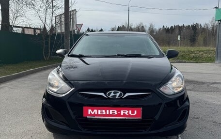 Hyundai Solaris II рестайлинг, 2013 год, 560 000 рублей, 2 фотография