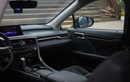 Lexus RX IV рестайлинг, 2019 год, 5 500 000 рублей, 8 фотография