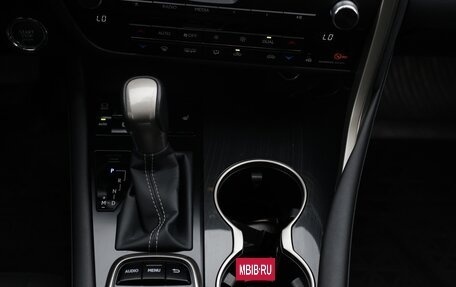 Lexus RX IV рестайлинг, 2019 год, 5 500 000 рублей, 9 фотография