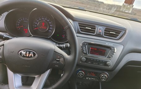 KIA Rio III рестайлинг, 2013 год, 800 000 рублей, 6 фотография