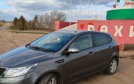 KIA Rio III рестайлинг, 2013 год, 800 000 рублей, 2 фотография