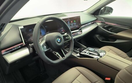 BMW 5 серия, 2025 год, 8 327 000 рублей, 16 фотография