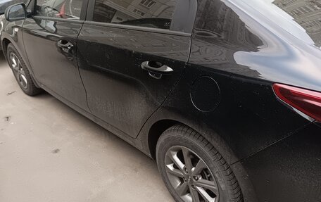 KIA Rio IV, 2021 год, 1 800 000 рублей, 1 фотография