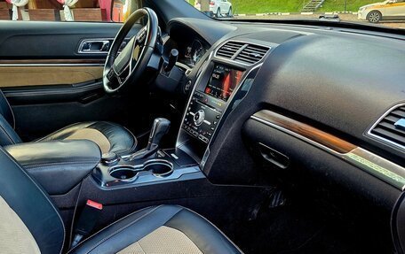 Ford Explorer VI, 2017 год, 2 500 000 рублей, 13 фотография