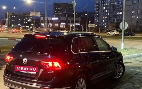 Volkswagen Tiguan II, 2017 год, 2 100 000 рублей, 4 фотография