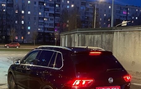 Volkswagen Tiguan II, 2017 год, 2 100 000 рублей, 3 фотография