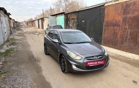 Hyundai Solaris II рестайлинг, 2011 год, 700 000 рублей, 8 фотография