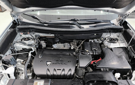 Mitsubishi Outlander III рестайлинг 3, 2017 год, 1 984 000 рублей, 11 фотография