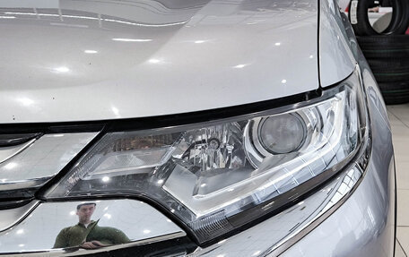 Mitsubishi Outlander III рестайлинг 3, 2017 год, 1 984 000 рублей, 21 фотография