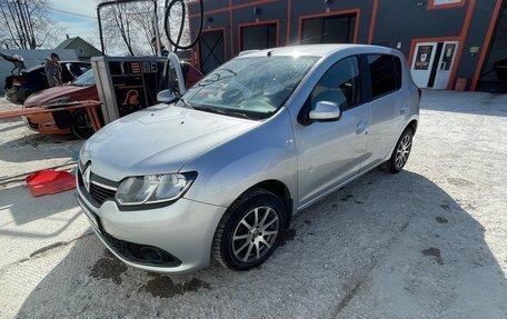 Renault Sandero II рестайлинг, 2016 год, 699 000 рублей, 1 фотография