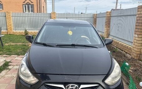 Hyundai Solaris II рестайлинг, 2013 год, 445 000 рублей, 1 фотография