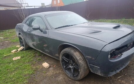 Dodge Challenger III рестайлинг 2, 2019 год, 1 200 000 рублей, 5 фотография