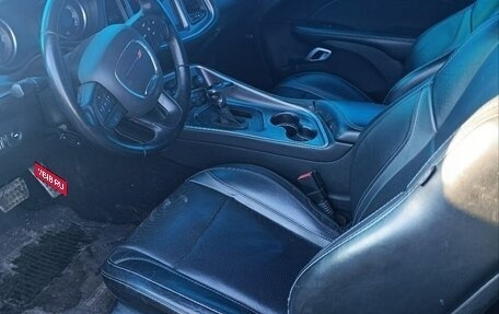 Dodge Challenger III рестайлинг 2, 2019 год, 1 200 000 рублей, 6 фотография