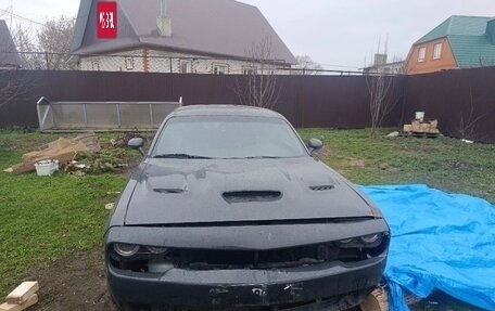 Dodge Challenger III рестайлинг 2, 2019 год, 1 200 000 рублей, 3 фотография