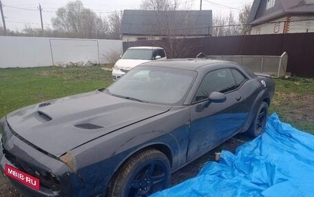 Dodge Challenger III рестайлинг 2, 2019 год, 1 200 000 рублей, 2 фотография