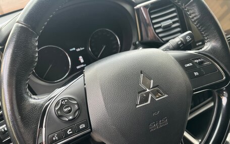 Mitsubishi Outlander III рестайлинг 3, 2020 год, 2 490 000 рублей, 9 фотография