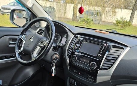 Mitsubishi L200 IV рестайлинг, 2018 год, 2 700 000 рублей, 18 фотография