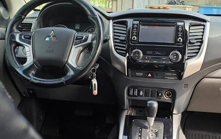 Mitsubishi L200 IV рестайлинг, 2018 год, 2 700 000 рублей, 23 фотография