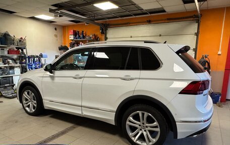 Volkswagen Tiguan II, 2018 год, 3 200 000 рублей, 3 фотография