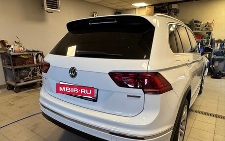 Volkswagen Tiguan II, 2018 год, 3 200 000 рублей, 4 фотография