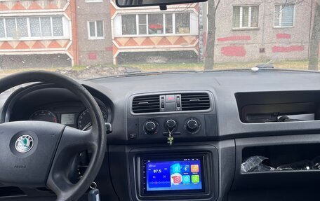 Skoda Fabia II, 2008 год, 260 000 рублей, 2 фотография