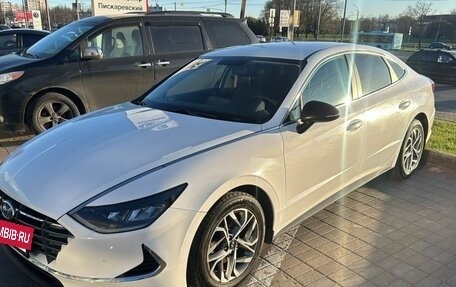 Hyundai Sonata VIII, 2021 год, 2 100 000 рублей, 2 фотография