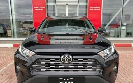Toyota RAV4, 2019 год, 3 330 000 рублей, 2 фотография
