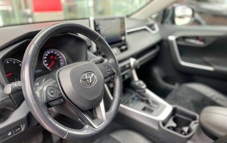 Toyota RAV4, 2019 год, 3 330 000 рублей, 8 фотография