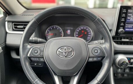 Toyota RAV4, 2019 год, 3 330 000 рублей, 13 фотография