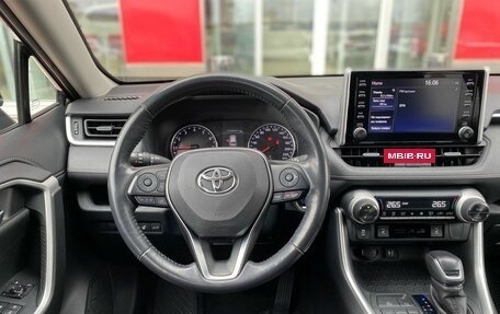 Toyota RAV4, 2019 год, 3 330 000 рублей, 9 фотография