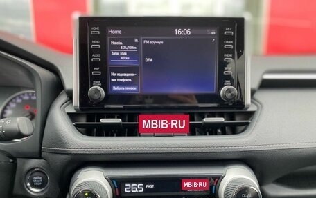 Toyota RAV4, 2019 год, 3 330 000 рублей, 14 фотография