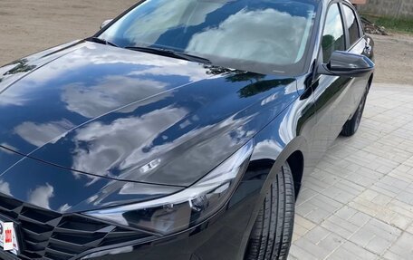 Hyundai Elantra, 2021 год, 2 050 000 рублей, 2 фотография