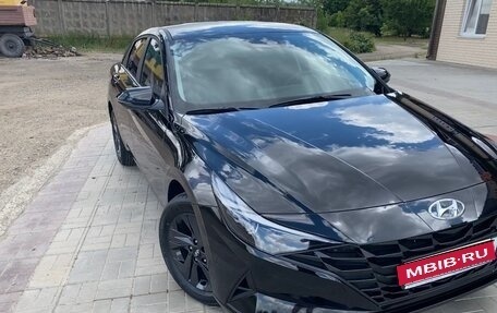 Hyundai Elantra, 2021 год, 2 050 000 рублей, 3 фотография