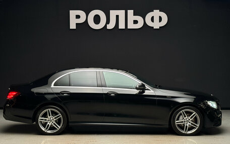 Mercedes-Benz E-Класс, 2019 год, 3 850 000 рублей, 5 фотография